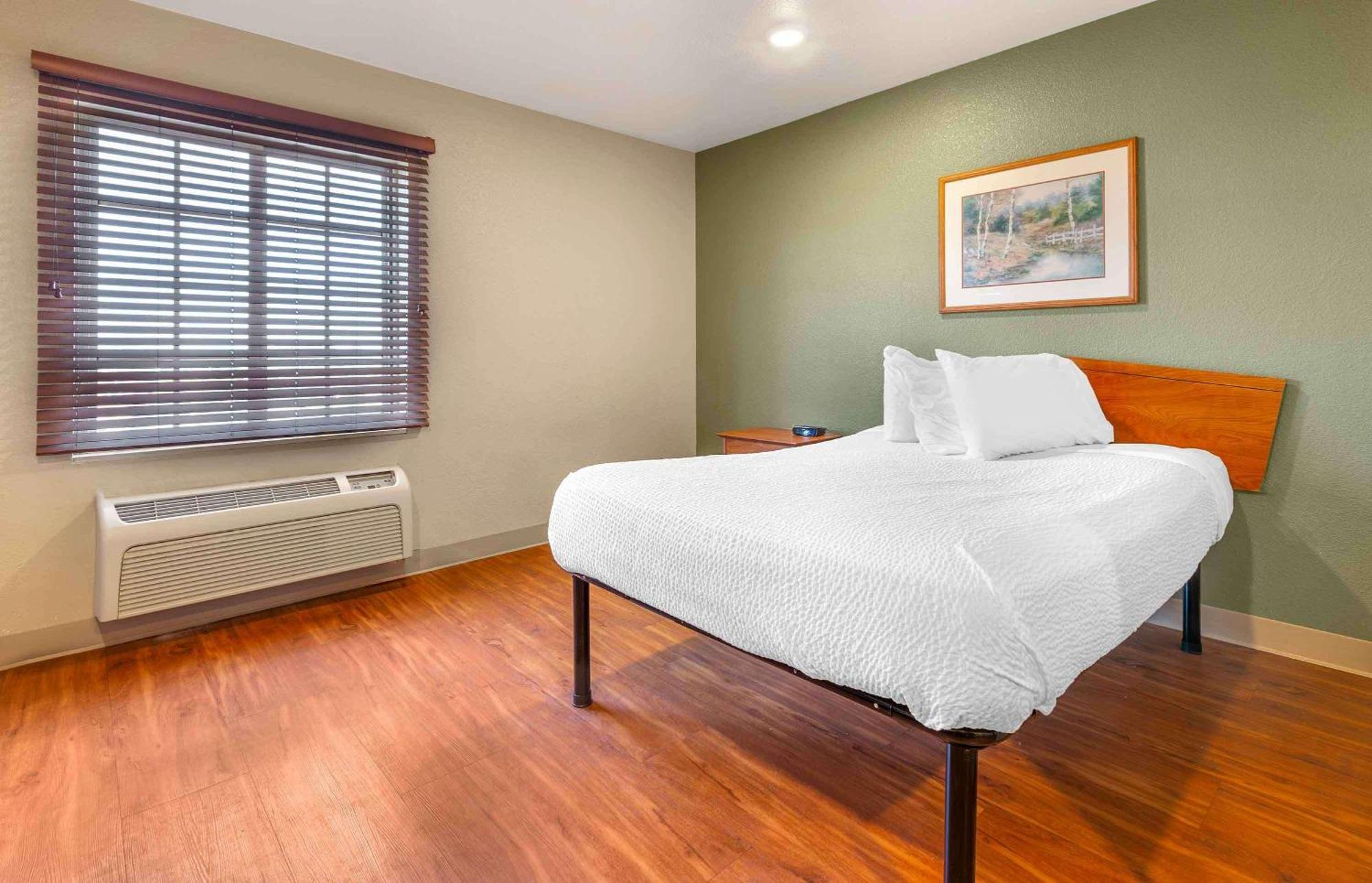 Extended America Select - - West Hotel 2*